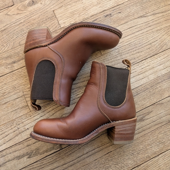 Red Wing Harriet Heeled Chelsea Boot - Picture 2 of 6